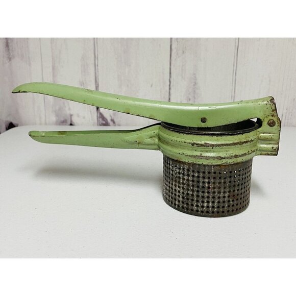 Rustic Vintage Retro Green Steel Handle Potato Masher Ricer Food Press Strainer - Picture 6 of 9